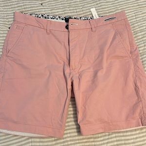 Never worn men’s shorts size 32